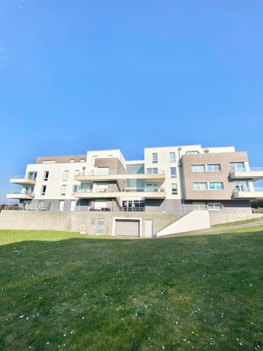 Le Domaine Reserve , Parking Et Ecrin De Verdure Amiens Exterior photo